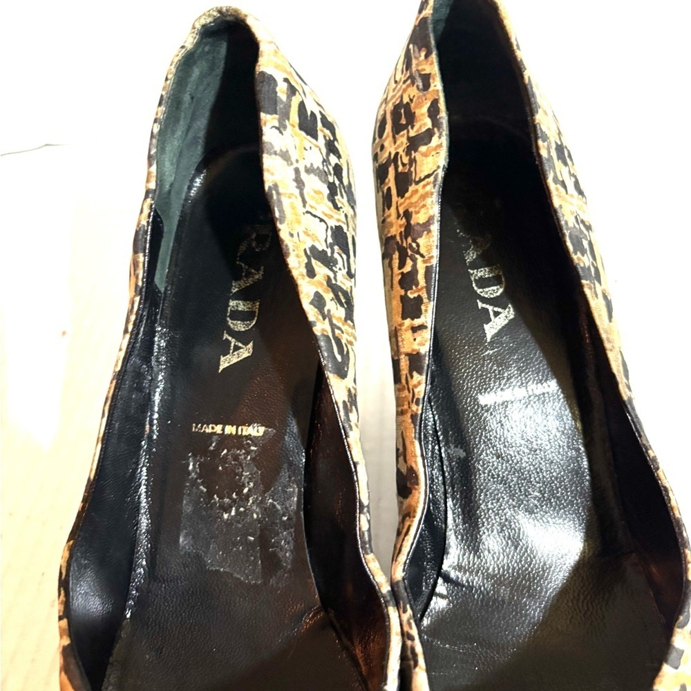 Prada Black and Tan Patterned Heels - Picture 4 of 8